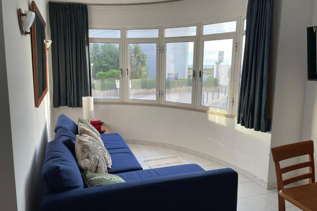 Blue - Beachfront Apartment Armacao de Pera Bagian luar foto
